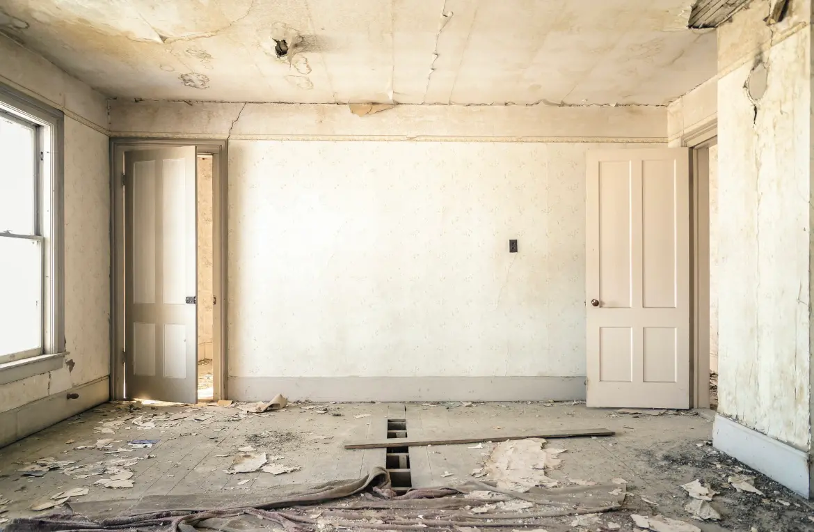 Waste disposal crew managing a cleanout project in Ingram